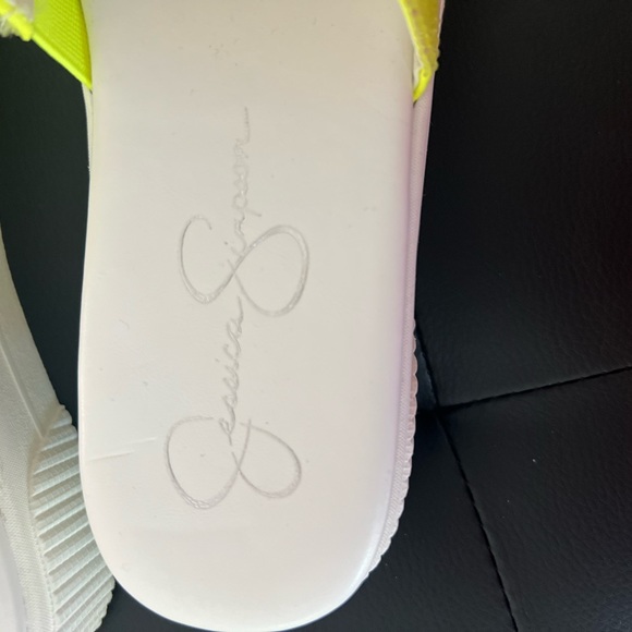 Never worn Jessica Simpson Yellow Ezira Platform slides - Picture 5 of 8